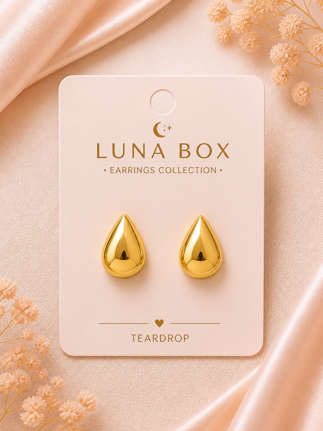 Golden Charm Earrings - أقراط ذهبية ساحرة