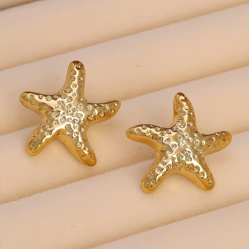 Golden Charm Earrings - أقراط ذهبية ساحرة