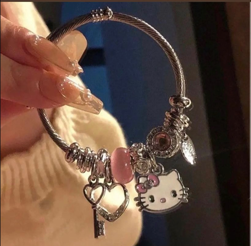 Hello Kitty Charms Bracelet & Earrings Set - طقم إسوارة وحلق هالو كيتي شارمز